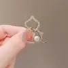 Broche de cabaça com diamante e pérola da moda pin de terno simples requintado feminino design com senso de design acessórios de lapela nicho