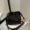 Bolso Cubo de Tela de Nylon Casual Super Fire para Mujer 2024 Nuevo de Moda Verano Estudiante Clase Bolso de Hombro Cruzado Bolso Pequeño