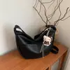 Bolsa Grande de Cor Sólida com Personalidade Feminina Outono 2026 Nova Bolsa de Ombro Cruzado Textura Retrô para o Trabalho Bolsa Dumpling