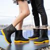 Botas de lluvia de tubo medio de moda transfronteriza para amantes, suela gruesa, impermeables, antideslizantes, resistentes al desgaste, con forro polar, cálidas y para acampar para mujeres.