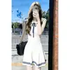 2026 Novo Estilo de Verão Menina Apimentada Puro Desejo Vestido Elegante Afina a Cintura com Cores Contrastantes, Saia Curta de Tricô Estilo Faculdade para Mulheres