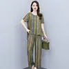 Moda Verão para Mulheres de Meia-Idade e Idosas Conjunto de Duas Peças Calça Cropped de Manga Curta Listrada Roupa Elegante Plus Size para Mães