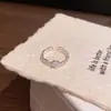 Anel de Coração Vazado com Renda de Diamante Cintilante Estilo Coreano para Mulheres, Design Exclusivo de Alto Padrão, Anel Aberto Versátil para o Dedo Indicador