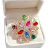 Broche de Flor de Cristal Oca da Indústria Pesada Europeia com Pinos de Strass para Ternos Casacos Qipao Vestidos Acessórios Corsage
