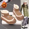 Botas de nieve para niñas impermeables antideslizantes 2025 invierno nuevo estilo zapatos de algodón para niños niños medianos y grandes con terciopelo extra gruesos zapatos de niño para niñas