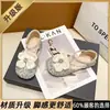 Sandalias de punta cerrada para niña verano nuevo estilo zapatos de princesa para bebé lentejuelas zapatos de moda para niña pequeña zapatos de suela blanda zapatos para niña