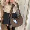 Bolsa Minimalista Acolchoada de Algodão Estilo Coreano Bolsa de Penas para Mulheres Inverno 2026 Moda College Bolsa Nuvem Casual Transversal Bolsa Chifre