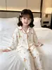 Conjunto de ropa de aire acondicionado para niñas, con diseño de cuello, adecuado para primavera y otoño, con un cárdigan fino de manga larga, pijama de algodón estilo coreano con estampado de nubes para niñas