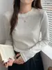 Camisa Blanca Básica de Hombro Recto Estilo Minimalista para Mujer, Camiseta Básica Versátil de Manga Larga Ajustada para Primavera y Otoño