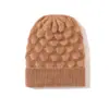 Cachecol 2026 Outono/Inverno Novo Feminino High-End Cor Sólida Pena Acolchoado Quente Moda Casual Borda Dobrada Gorro de Tricô