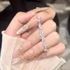 Pulsera Popular Nueva de Flor de Glicina Sonriente para Mujer 2025, Pulsera Exquisita de Cristal de Lujo Ligero de Nicho para Mejores Amigas