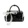 Bolsa Satchel Retrô Fashion Quadrada Pequena para Mulheres Verão 2025 Nova Bolsa de Ombro Casual e Delicada Bolsa Transversal Estilo Estrangeiro