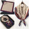 ¡Discreto y Sencillo! Pañuelo de Seda para Mujer 2026 Estilo Nuevo, Pañuelo Cuadrado Pequeño para Atar Alrededor del Cuello, Agradable para la Piel, Adecuado para Combinar con Camisas, Pañuelo Cuadrado de 70, Pañuelo para el Cuello