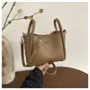 Bolsos de Mujer de Moda Este Año 2026 Nuevos Bolsos de Mano de Nicho Súper Populares con un Toque de Alta Gama Bolsos Versátiles de Hombro y Cruzados