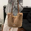 Bolso tote de gran capacidad, mullido, de estilo nuevo y transfronterizo para mujer, perfecto para otoño e invierno, un nuevo bolso de hombro y bolso tote