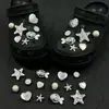 Hebilla de Zapato KT Dulce Fresca con Brillo Plateado, adecuada para Crocs, accesorios decorativos de zapato de lujo ligero, decoraciones desmontables de alta gama para DIY