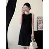 Moda Verão 2026 Simples Preto Sem Manga Manga Curta Estilo Francês Elegante e Sofisticado Vestido para Mulheres