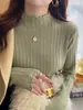 Top de punto base de cuello medio lateral para mujer Otoño Invierno Ropa interior Ropa exterior Suéter Diseño suave Sentido de la moda Top de nicho