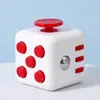 Fabricantes de origen en stock al por mayor 3.3cm agujero abierto cuadrado hilos de descompresión descompresión cubo de Rubik infinito dados juguetes