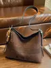 Bolsa de Veludo Texturizada Retrô Outono/Inverno 2026 Grande Capacidade Simples Casual Bolsa Tote com Letra Bordada Tendência