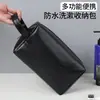 Neceser cuadrado impermeable de PU para hombre, color liso, bolsa de almacenamiento para viaje de negocios, clutch de maquillaje simple y portátil