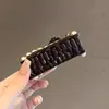 Nuevo Clip Triangular de Perla con Diseño de Nicho, Clip Elegante de Alta Gama con Pedrería para Cola de Caballo, Pinza de Tiburón para el Trasero de la Cabeza para Viajeros