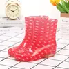 Sapatos e botas femininos estilosos e espessos com forro de fleece, sapatos de borracha para cozinha para adultos, galochas curtas impermeáveis e antiderrapantes