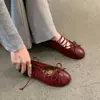 Zapatos de Ballet Planos con Cordones y Lazo Estilo Retro Francés de Nicho 2026 Nuevo Estilo de Hada Punta Redonda Bajos Suela Suave Zapatos Individuales