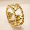 Anillo Abierto de Línea Hueca de Presión de Aceite de Acero Inoxidable Transfronterizo Diseño de Lujo Ligero Anillo de Acero de Titanio Venta Directa de Fábrica