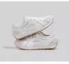 Bolo de Esponja Mais Vendido Sol Grosso Sapatos de Pai Femininos Verão Malha Aumento de Altura Sapatos Brancos 2025 Novos Versáteis Casuais Sapatos Esportivos