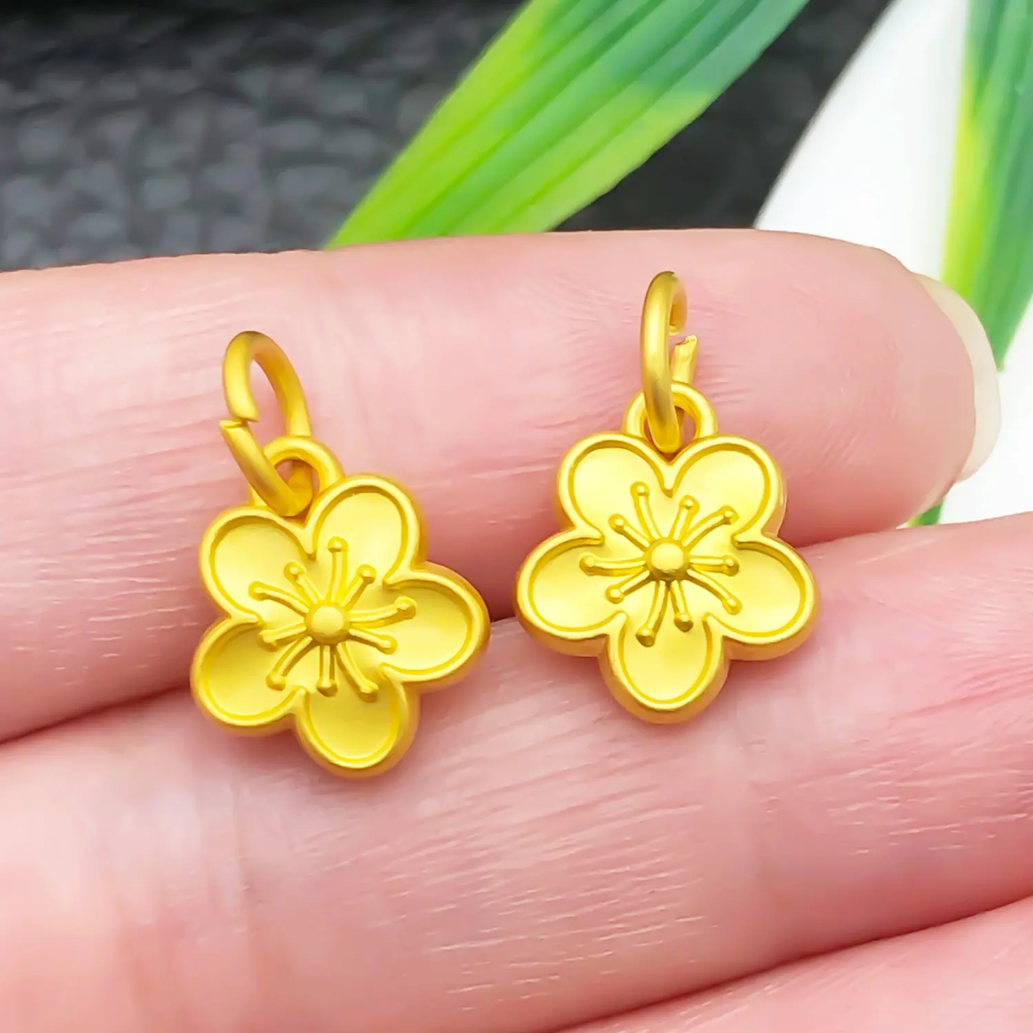 22502-ZH-黄色古法金哑金樱花13x10mm-1g