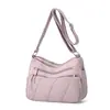 Nova bolsa feminina em estilo simples, bolsa transversal multicamadas leve, bolsa de ombro feminina, bolsa versátil para mães, bolsa quadrada pequena com múltiplos bolsos