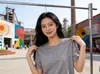 Camiseta Preta de Manga Curta com Gola Redonda Estilo Americano para Mulheres, Verão Slim-Fit, Básico Versátil que Marca a Cintura, Top Justo Hot Girl com Ombros Normais