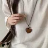 Nuevo Collar de Corazón de Madera Estilo Chino con Semillas de Bodhi para Mujer 2025 Nuevo Versátil Moderno de Gama Alta Cadena Larga para Suéter Accesorios
