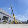 Grúa araña sobre orugas, accionamiento hidráulico, elevación y izaje, desplazamiento, estabilizadores retráctiles, capaz de pasar por puertas para operaciones de elevación