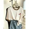 Hombro normal Algodón de copo de nieve Cuello redondo Bloque de color Manga corta Camiseta Diseño para mujer Sentido de la moda Nicho Moderno Elegante Top Capa base Verano