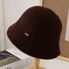 Sombrero de Pescador de Punto Grueso Cálido Versátil Mezcla de Cachemira Etiqueta Metálica de Alta Gama Color Sólido Estilo Coreano