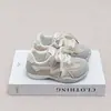 Zapatillas casuales de caña baja con bloques de color para niños, novedad de principios de otoño 2026, zapatos versátiles de suela blanda de comercio exterior para niños y niñas