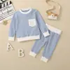 Conjunto de Camiseta de Manga Curta Listrada Tricolor Casual com Bolso + Calça Longa Unissex para Bebês e Crianças Pequenas Yt2406