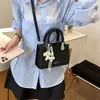 Bolso de mano minimalista súper popular para comercio exterior, nuevo producto primavera-verano 2026, adecuado para ir de compras y al trabajo, elegante bolso de hombro y bolso cruzado