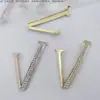 Etiquetas Personalizadas para Botellas de Vino Venta Directa de Fábrica Etiquetas para Vino Tinto con Forma de V Incrustadas de Diamantes Pegatinas Curvas