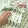 Sábana bajera ajustada de gasa de doble capa con jacquard de rayas simples, protector de colchón antideslizante de cobertura total de una pieza, juego de tres piezas
