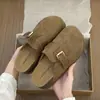 Mules de Moda em Couro para Uso Externo, Novo Estilo Primavera/Verão 2026 Sapatos Slip-On, Tendência Versátil Sapatos Estilo Birkenstock de Celebridade da Internet