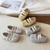 Novos tênis esportivos de sola reta 2026 modelo novo primavera-verão, sapatos casuais de velcro, novos sapatos單 de camurça para mulheres