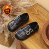 Zapatos de cuero de moda para niños 2026 estilo coreano para niñas, otoño e invierno, cálidos con forro de felpa, zapatos tipo Birkenstock para bebé