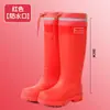 Botas de Chuva Extra Altas para Mulheres da Cross-Border Fashion, Botas de Chuva Vermelhas com Forro de Algodão, Sapatos Impermeáveis para Caminhada e Travessia de Rios em Florestas Tropicais, Sapatos Impermeáveis que Aumentam a Altura para Mulheres
