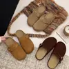 Chinelos Femininos para Exterior Estilo Birkenstock 2026 Verão Novo Retro Slip-On Fáceis de Usar Sapatos Meio Chinelo