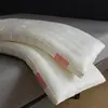 Núcleo de almohada SPA exclusivo de capullo de gusano de seda para hotel cinco estrellas, para soporte del cuello y ayuda para dormir, uso doméstico para adultos, juego de dos almohadas bajas