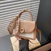 Bolsa Feminina Estilo Fresco Cor Contrastante 2026 Nova Coleção Primavera/Verão Elegante Moda Pequena Quadrada Bolsa de Ombro Transversal de Alto Valor