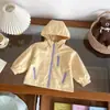 [En Stock] Cw262561 Chaqueta para Niña Primavera 2026 Estilo Nuevo con Capucha Dibujos Animados Chaqueta Infantil